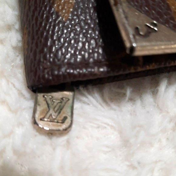 Louie Vuitton Key Holder - Picture 9 of 11